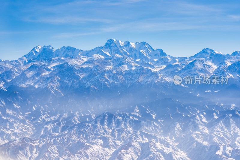 中国新疆博格达峰雪山