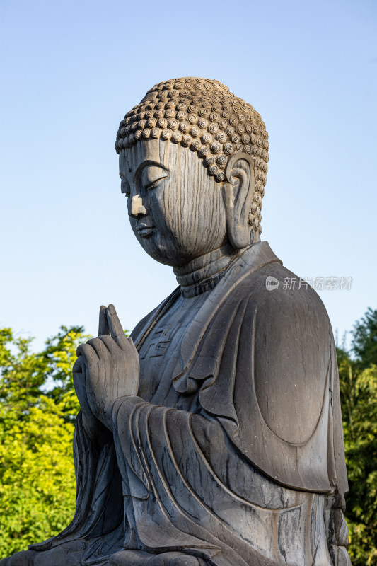 西安大雁塔大慈恩寺遗址公园释迦牟尼像景观