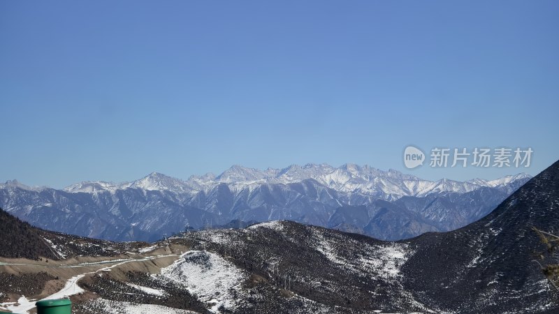 雪山风景全景图