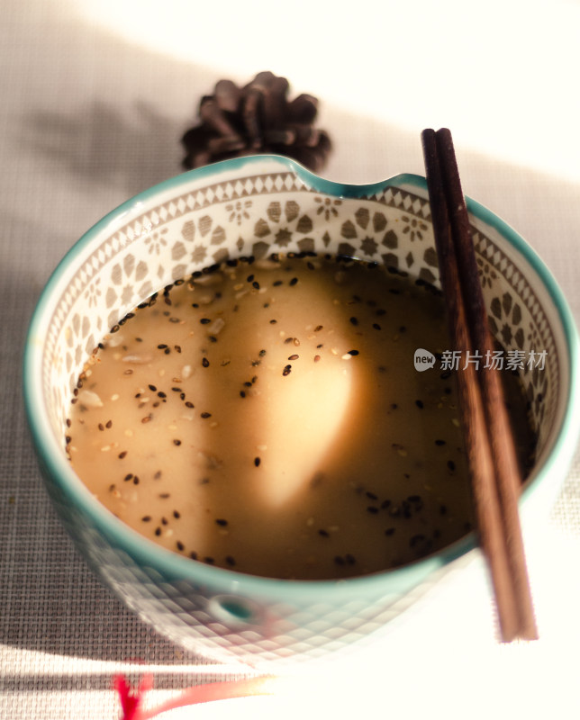 一大碗美味陕西特色美食的油茶