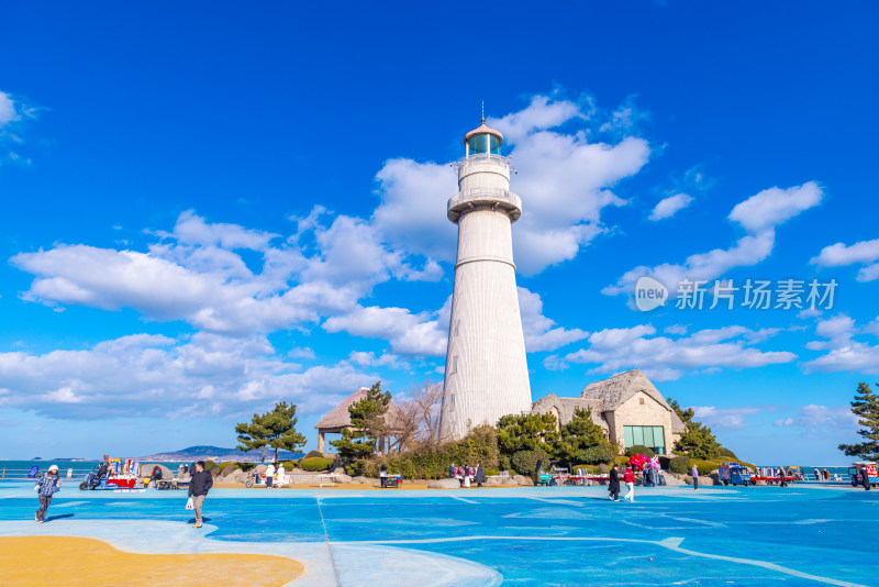 威海海悦公园海草房灯塔