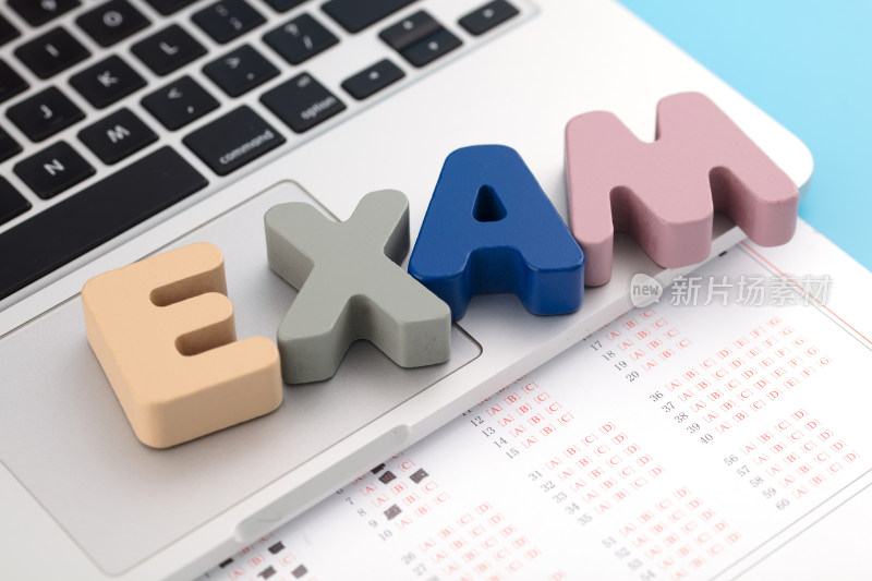 英文字母EXAM在电脑上及答题卡