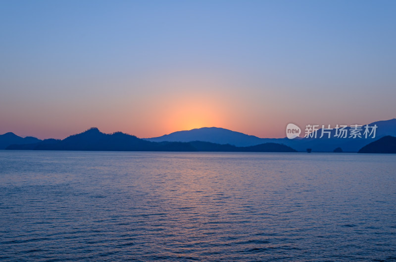 香港大埔区大美督船湾淡水湖日出朝阳