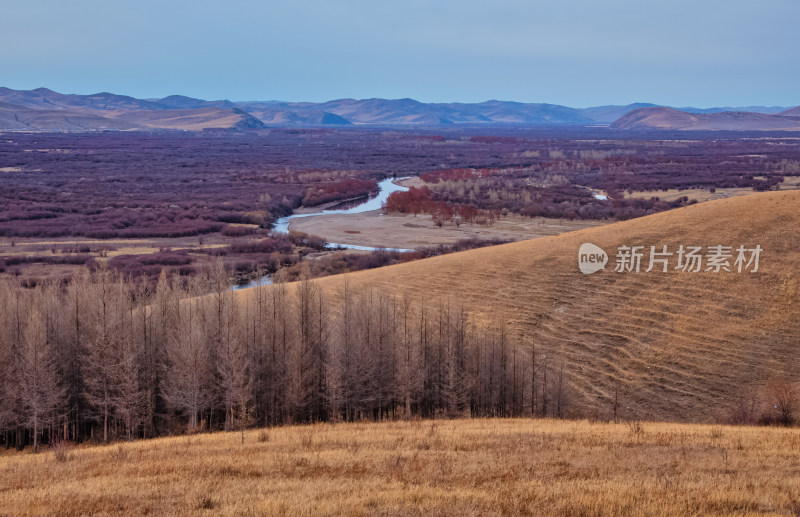 内蒙古呼伦贝尔额尔古纳湿地公园河湾秋景