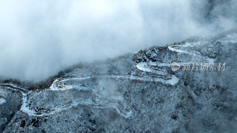 高山雪后云海道路航拍