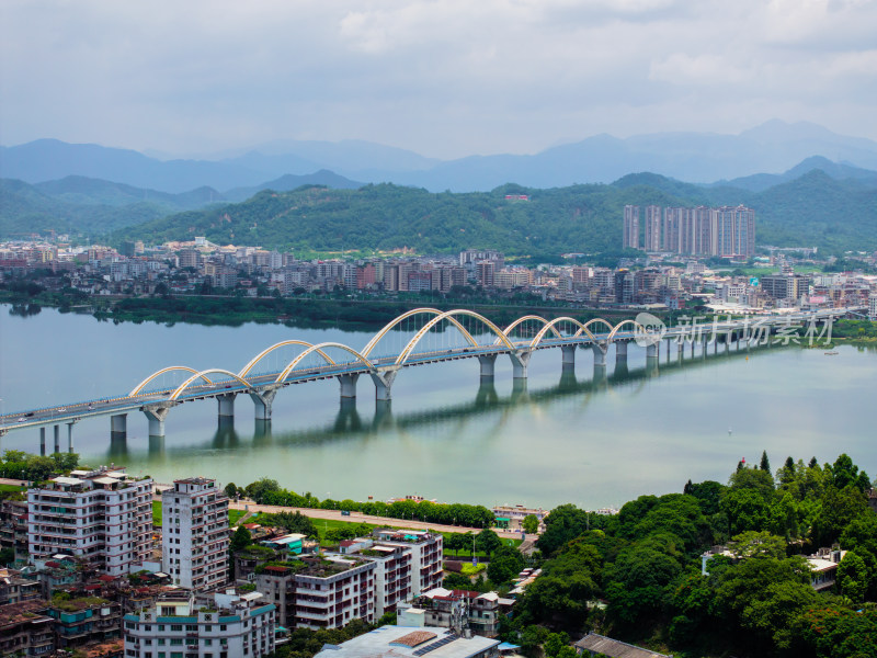 航拍夏季白天广东潮州韩江大桥风光