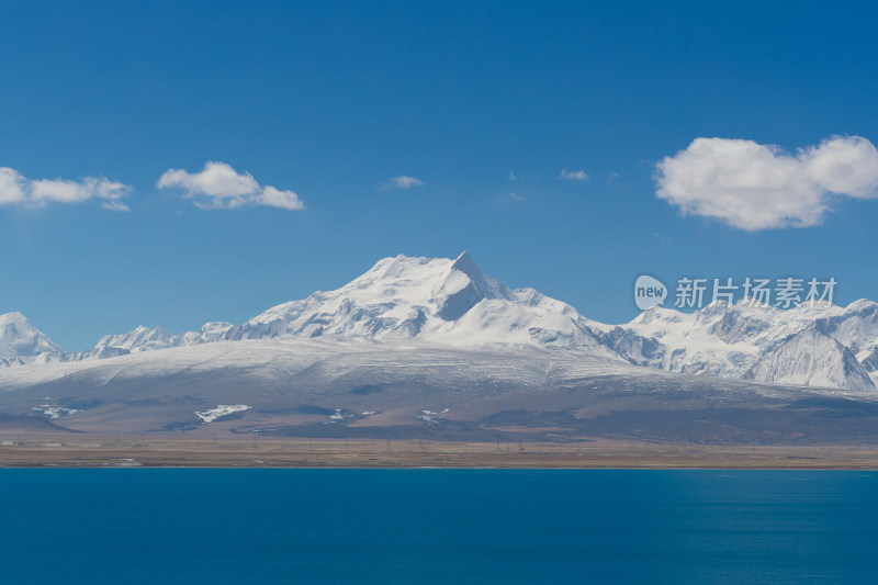 雪山高原圣湖佩枯错