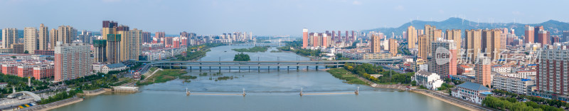 城市风景航拍建筑楼房河流桥梁全景图