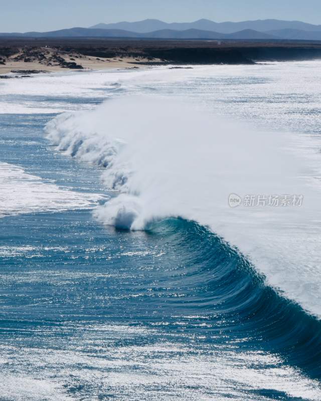 大海海浪波涛汹涌浪花巨浪