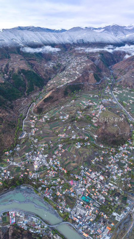 四川阿坝州金川梨花藏寨雪山高空航拍