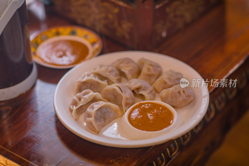 西藏拉萨市藏餐美食牦牛肉饺子