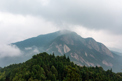 南岳衡山云雾缭绕