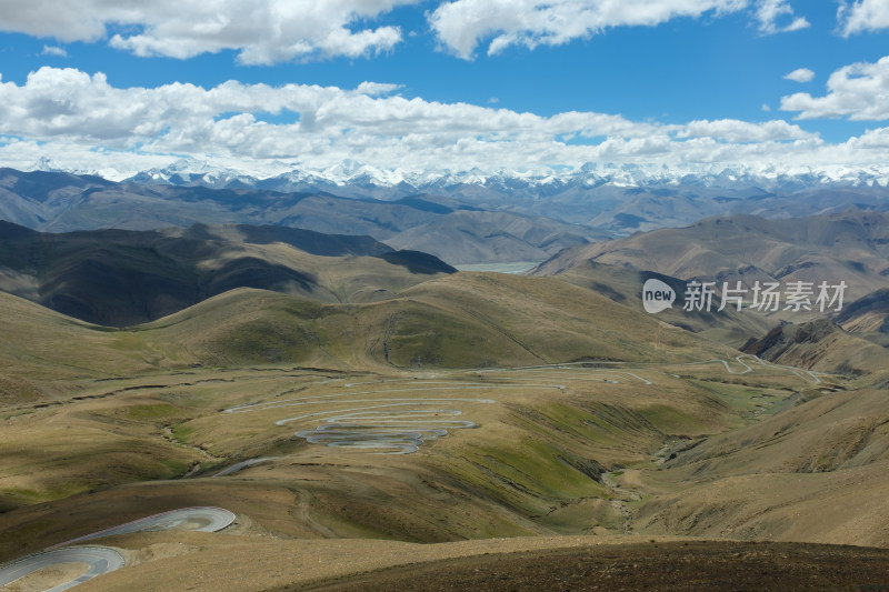 西藏日喀则市珠穆朗玛峰公园加乌拉山口风光