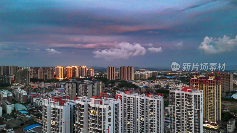 晚霞中的城市广西玉林航拍图