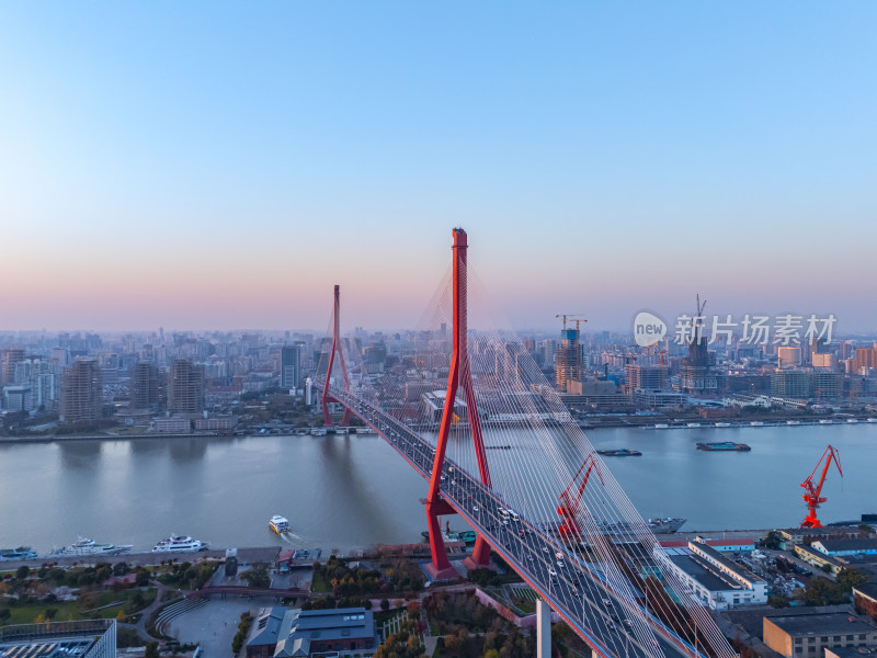 航拍上海杨浦大桥日落美景