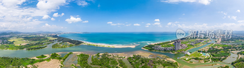 海南三亚藤桥河高视角航拍蓝色海岸线