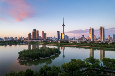 天津天塔湖水上公园景区城市日落晚霞风光