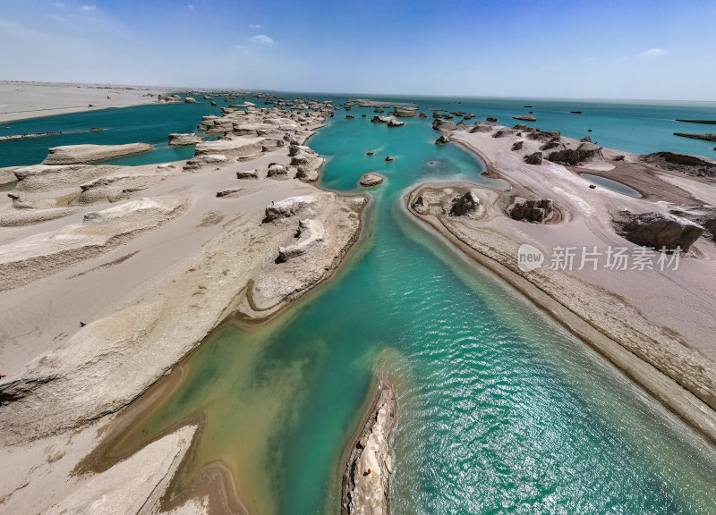 青海海西州乌素特水上雅丹奇异地貌高空航拍