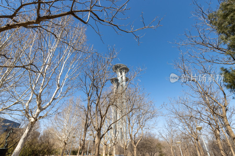 晴空下的北京奥林匹克塔