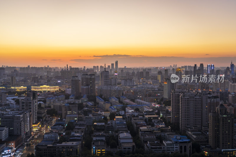 哈尔滨夜景地标性建筑龙塔