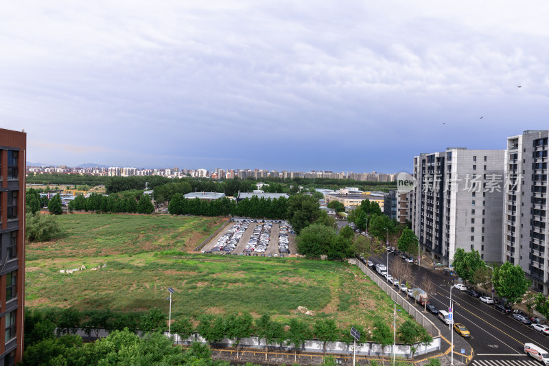 雨中的城市风光