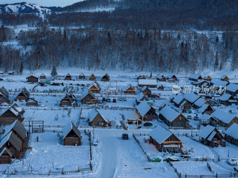 新疆北疆阿勒泰禾木冬季雪景童话世界航拍