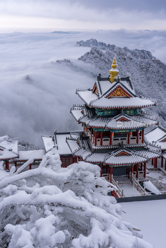 洛阳老君山金顶雪后云海航拍