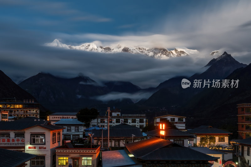 西藏林芝索松村南迦巴瓦峰雪山云海之巅