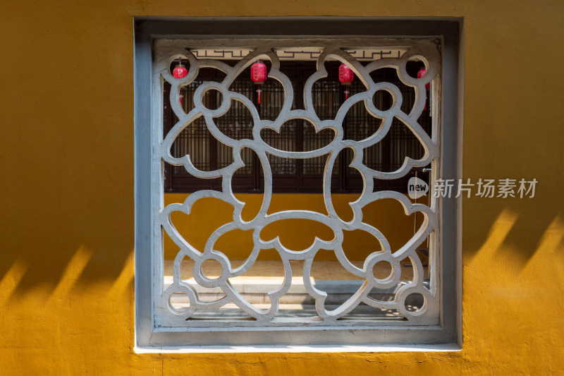 苏州张家港河南禅寺寺内窗户造型