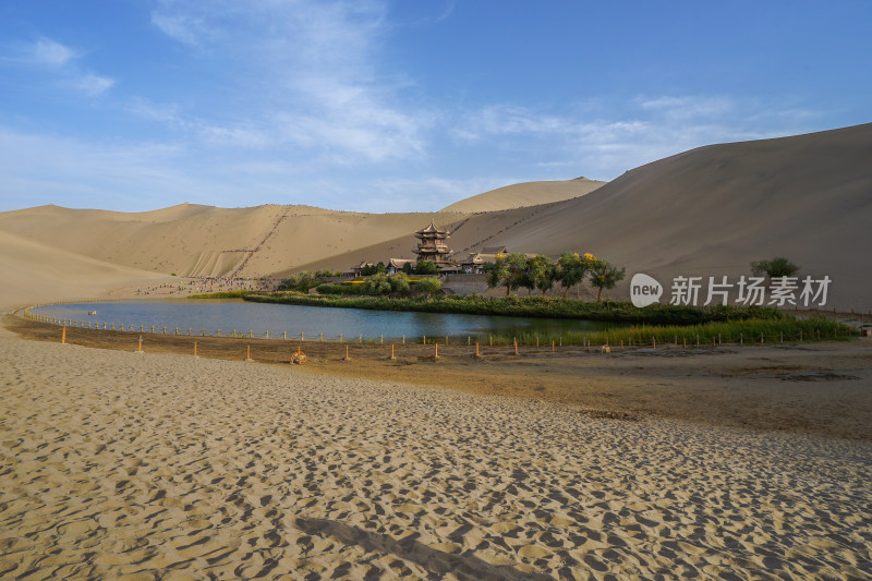 敦煌鸣沙山月牙泉/月泉晓澈，近景