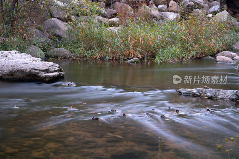 秋季北京山区流水慢门摄影