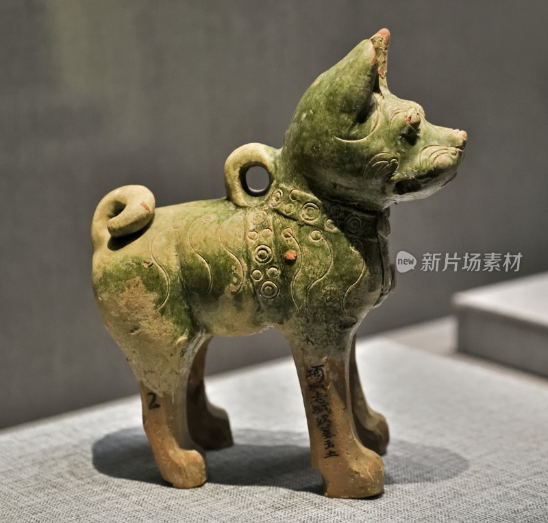 河南博物院绿釉陶狗