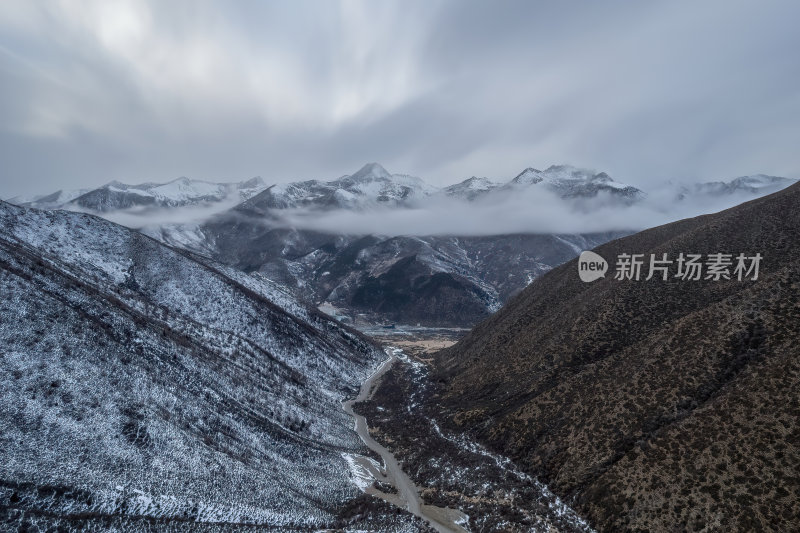 四川甘孜州高原子梅垭口贡嘎雪山航拍