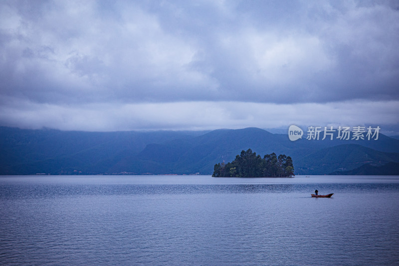 泸沽湖摩挲族