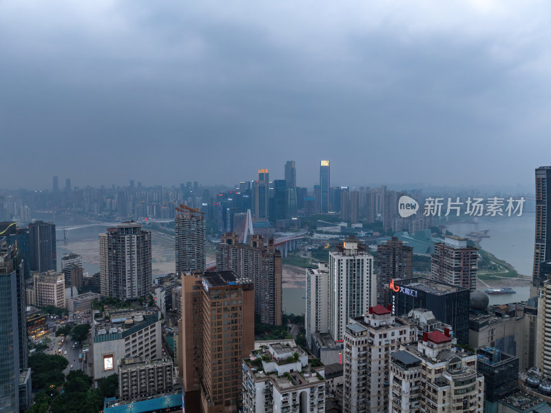 重庆朝天门来福士办公楼商场日落夜景航拍