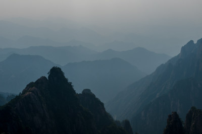 西海大峡谷的山峰