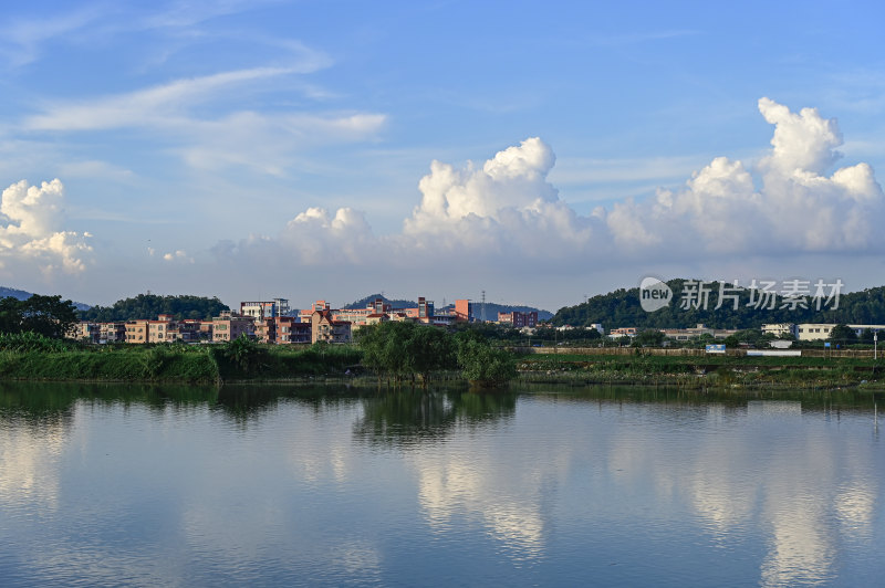 美丽乡村碧水蓝天