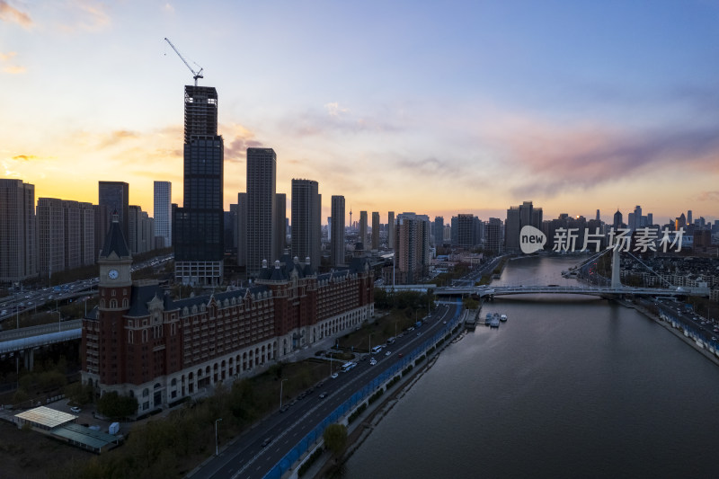 天津海河复兴门地铁站海津大桥城市交通风光