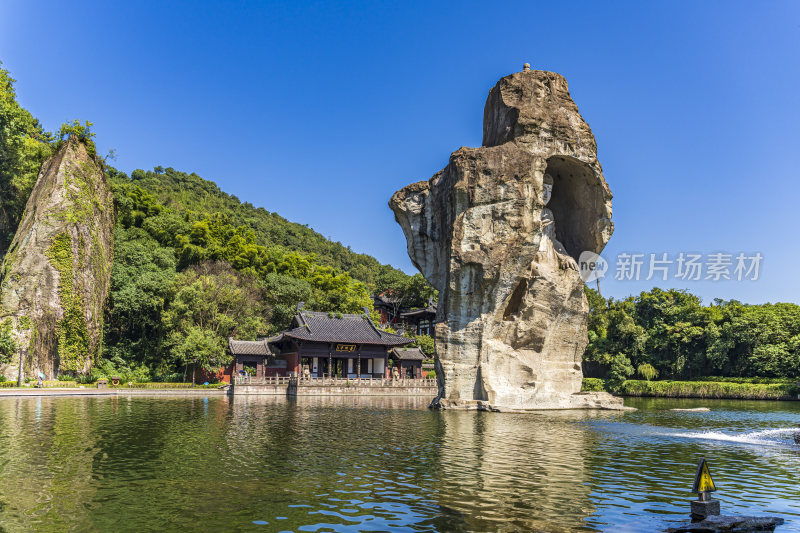 柯岩风景区天工大佛景点