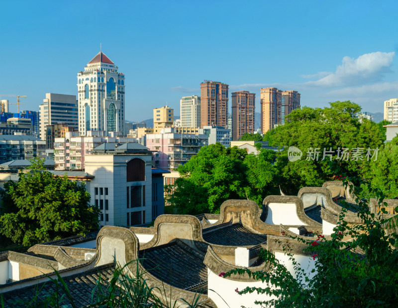 福建省福州市于山风景区俯瞰鼓楼区城市风光