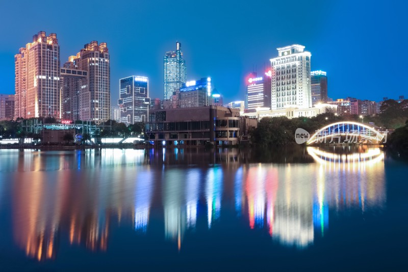 广西南宁地王大厦城市风光建筑夜景