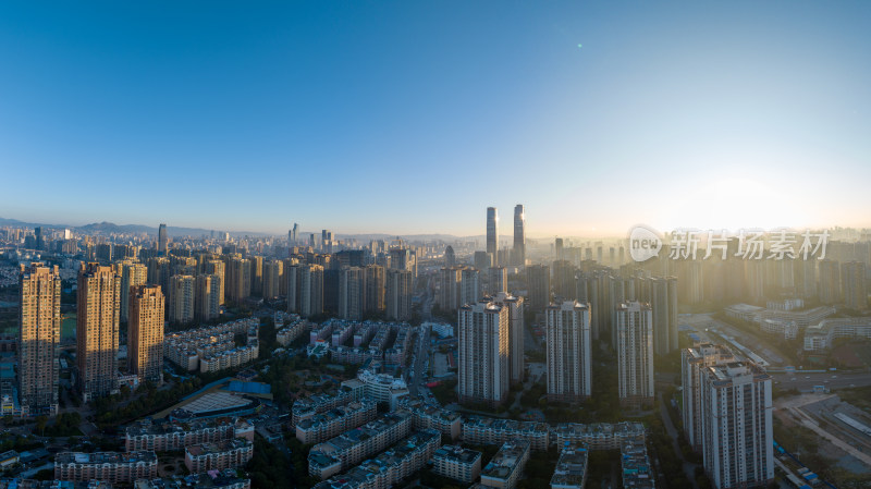 城市高楼林立的壮观全景