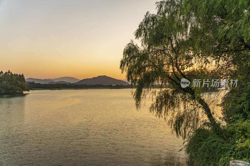 柯岩风景区鉴湖风光