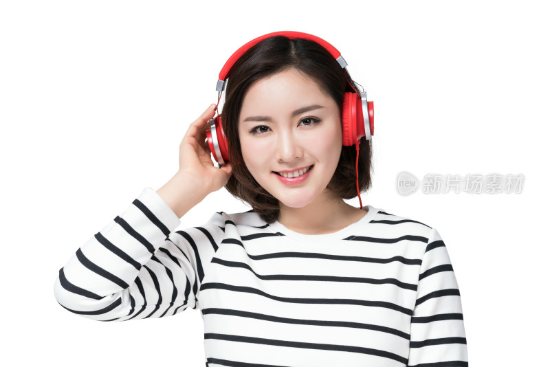 年轻女子戴着耳机