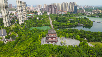 航拍湖北黄冈遗爱湖公园芸香阁