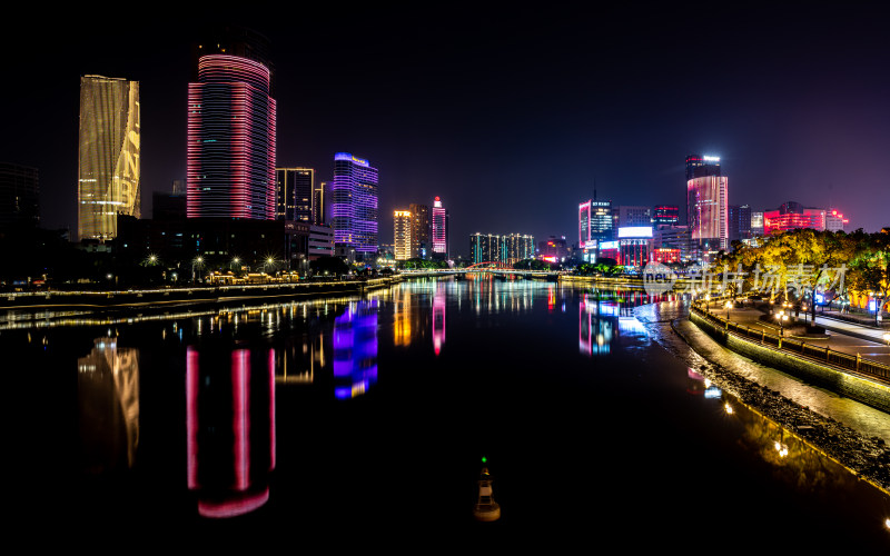 浙江宁波老外滩三江口夜景夜色城市建筑景观