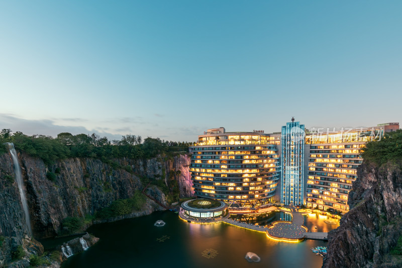 上海松江世茂深坑酒店夜景风光