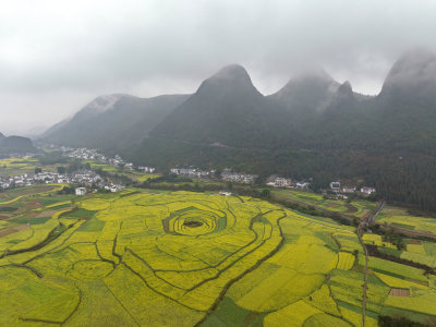 贵州黔西南布依族苗族万峰林油菜花高空航拍