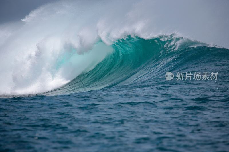 大海浪花巨浪浪潮汹涌海浪波涛汹涌