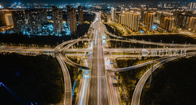 城市立交桥夜景俯瞰